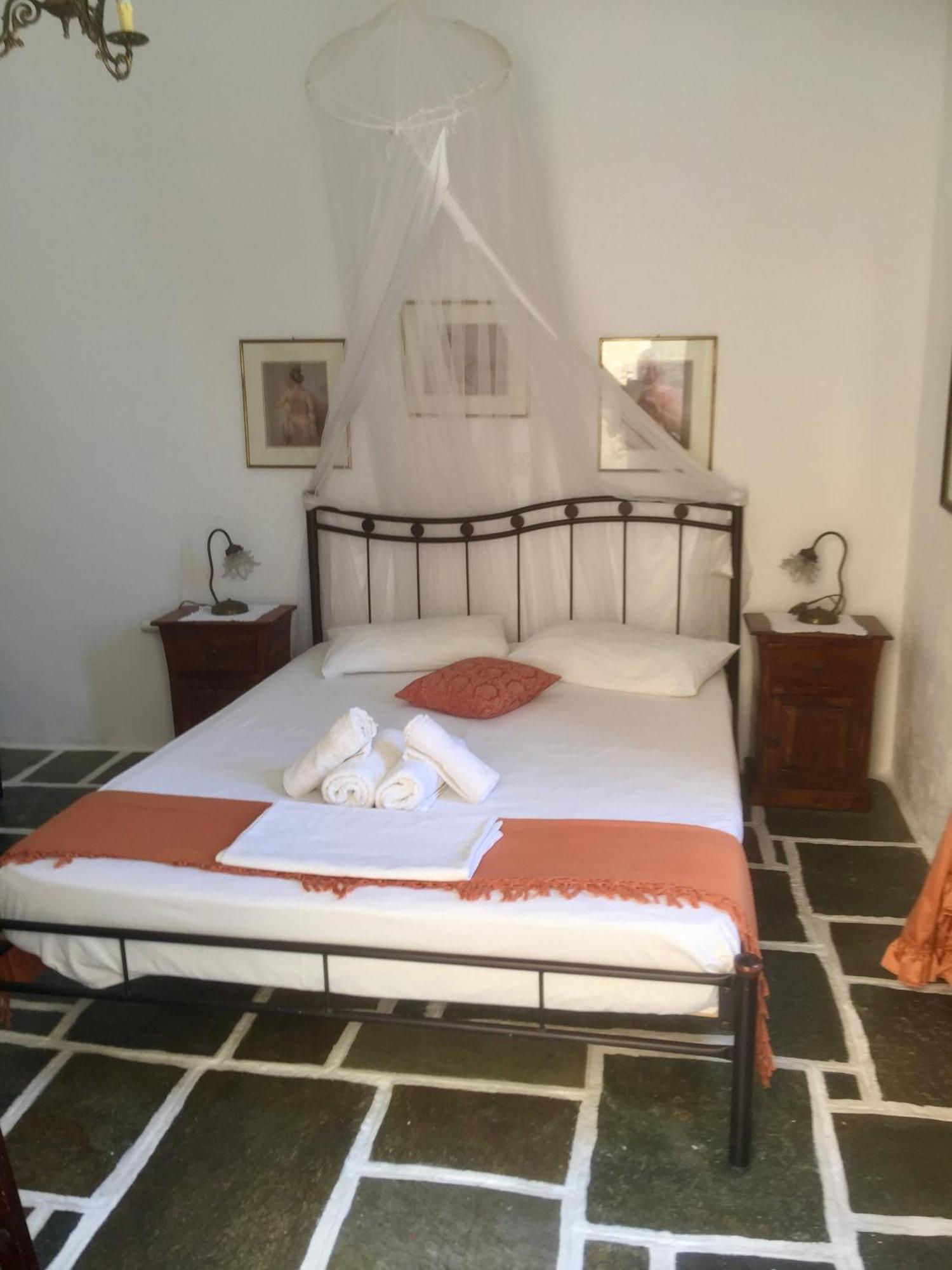 Hotel Fanivevisgarden Folégandros Esterno foto